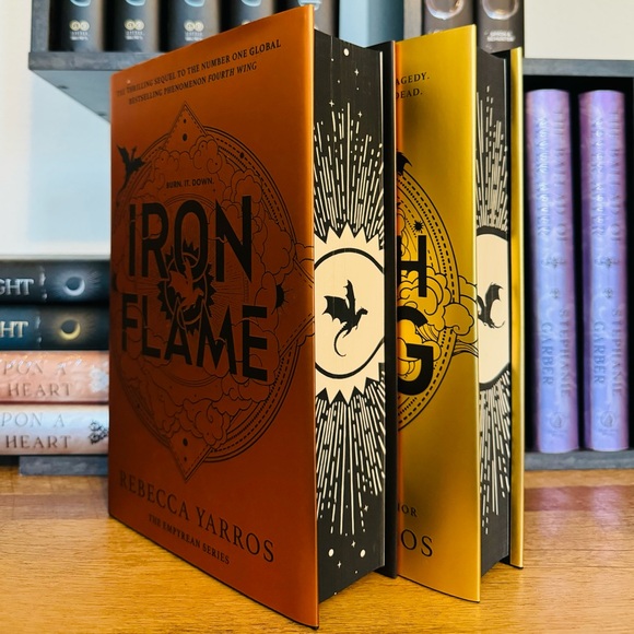 Fairyloot Exclusive Fourthwing +Fairyloot Exclusive Iron Flame by Rebecca Yarros - Picture 2 of 13